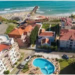 Apartment Cozy Seaside Getaway One Bedroom Moni In