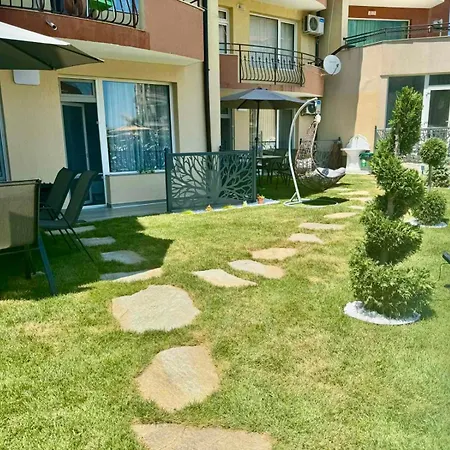 One Bedroom Moni Apartment