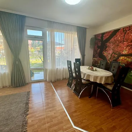 One Bedroom Moni